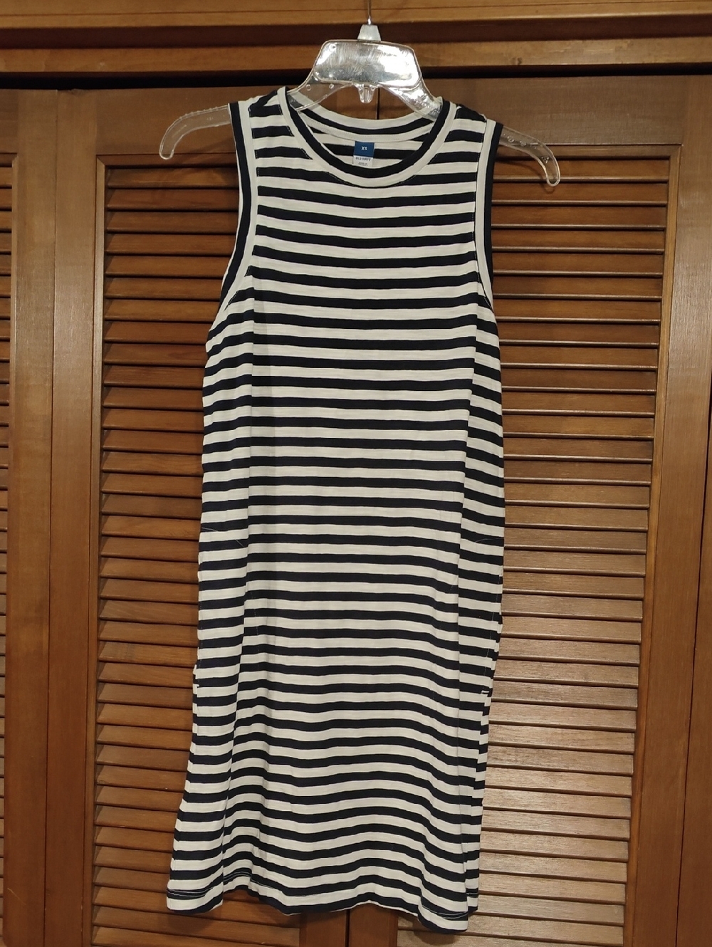 NWT Old Navy Navy and White Striped Sleeveless Tank